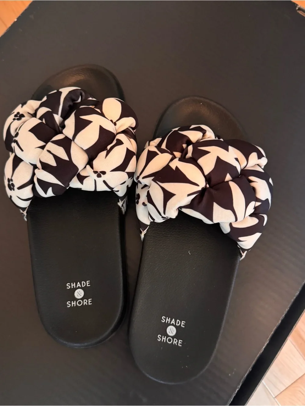 Women’s. Floral Knot Slide Sandals - Black & White. Size 7. NWOT